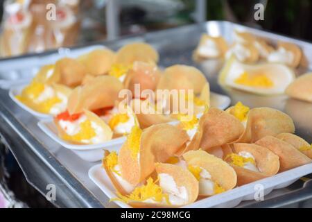 Pancake tailandese croccante dalla thailandia - miglior cibo di strada Foto Stock