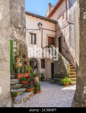 Orvinio, bellissimo borgo in provincia di Rieti, Lazio, Italia. Foto Stock