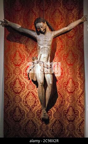 Italia Lombardia Milano Museo Diocesano - Cristo crocifisso dallo scultore coloniale del XVII secolo Foto Stock