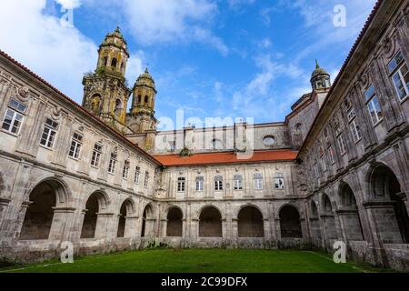 Claustro de las caras, Chiostro dell'Abbazia di Sobraro, Sobrado, Galizia, Spagna Foto Stock