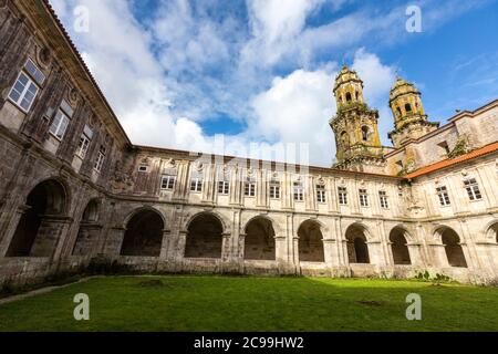 Claustro de las caras, Chiostro dell'Abbazia di Sobraro, Sobrado, Galizia, Spagna Foto Stock