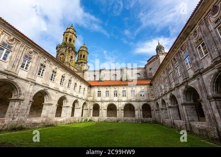 Claustro de las caras, Chiostro dell'Abbazia di Sobraro, Sobrado, Galizia, Spagna Foto Stock