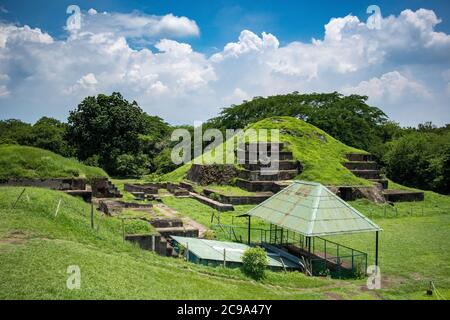 Piramide di San Andres e sito di scavo a El Salvador Foto Stock