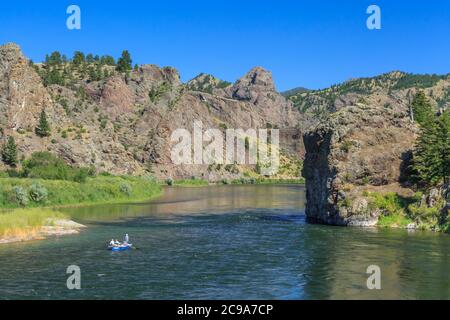 navigatori sotto le scogliere panoramiche sul fiume missouri vicino a dearborn, montana Foto Stock