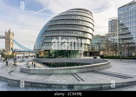 City Hall di Londra è sede della Greater London Authority, GLA. Progettato da Norman Foster e inaugurato nel 2002. Ci sono proposte per liberarlo nel 2021. Foto Stock