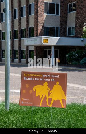 West St. Paul, Minnesota. Southview Acres Health Care Center. 161 persone infettate con il coronavirus in questa struttura senior. 100 residenti e 61 Foto Stock