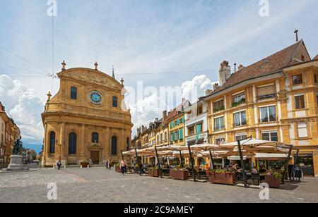 Svizzera, Cantone di Vaud, Yverdon-les-Bains, Place Pestalozzi, Temple d'Yverdon-les-Bains Foto Stock