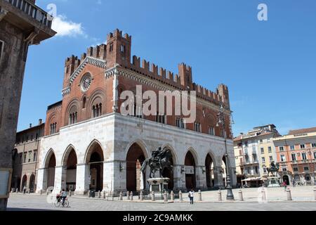 Piacenza, Italia - giugno 2020: Piazza centrale Foto Stock