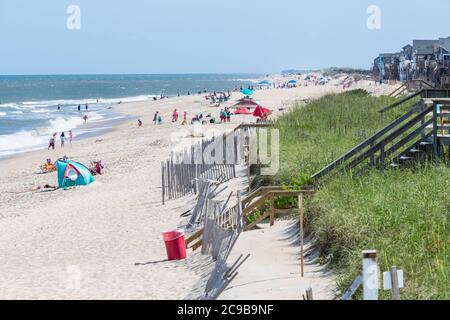 Avon, Outer Banks, Carolina del Nord. Avon Beach in una giornata estiva. Foto Stock