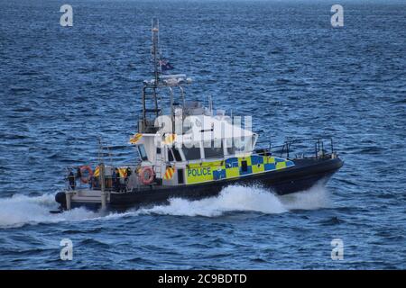 MDP Lewis, un Ministero della polizia di difesa lancio, fuori Gourock durante le fasi di arrivo di Esercitazione Joint Warrior 122. Foto Stock