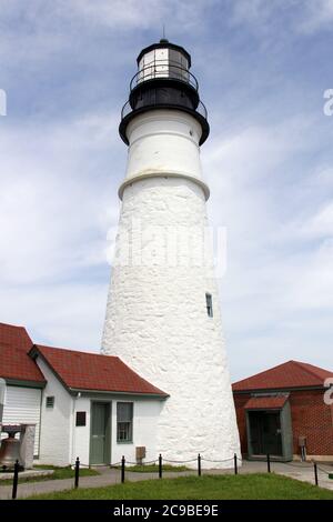 Portland Head Light, faro storico all'ingresso del porto di Portland, completato nel 1791, il più antico faro del Maine Foto Stock