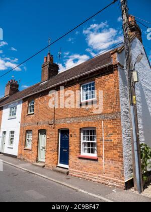 Case a schiera, Kintbury, Berkshire, Inghilterra, UK, GB. Foto Stock