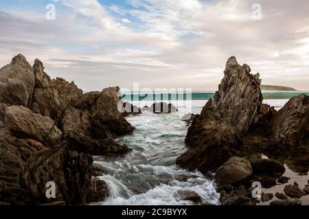 Le formazioni rocciose sulla spiaggia di Petrel Cove si trovano sulla Penisola di Fleurieu Victor Harbour South Australia il 28 2020 luglio Foto Stock