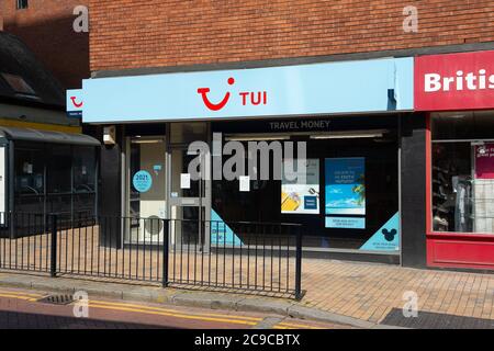 Maidenhead, Berkshire, Regno Unito. 4 maggio 2020. L'agenzia di viaggi Tui e il negozio di cambi a Maidenhead, Berkshire, rimangono temporaneamente chiusi durante il Coronavirus Covid-19 Pandemic Lockdown. Credito: Maureen McLean/Alamy Foto Stock