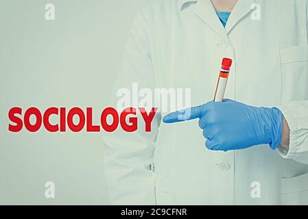 Scrittura a mano di testo Sociologia. Analisi fotoscientifica concettuale di un'istituzione sociale come campione di analisi del sangue di laboratorio intero funzionante Foto Stock