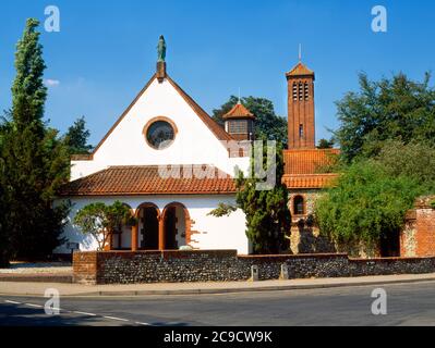 Il Santuario di nostra Signora di Walsingham, Little Walsingham, Fakenham, Norfolk. Il sistema di livellamento anteriore è stato riadottato dalla foto scattata Foto Stock