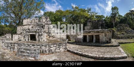 Struttura 7H-3 nelle rovine della città maya di Muyil o Chunyaxche nella Riserva Biosfera Mondiale di Sian Ka'an, in Quintana Roo, Messico. Foto Stock