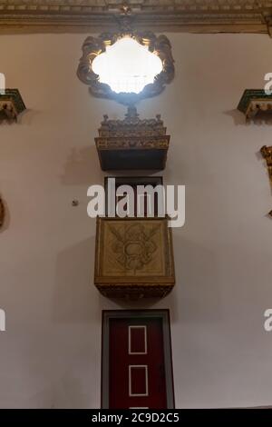Interno della vecchia chiesa madre a Tiradentes Foto Stock