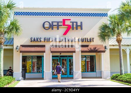 Florida,Manatee County,Bradenton,prime Outlets at Ellenton,Saks Fifth Avenue Outlet,shopping shopper shopping negozi di mercato mercati bu Foto Stock