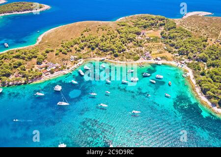 Pakleni otoci destinazione vela arcipelago vista aerea, isola di Hvar, Dalmazia regione della Croazia Foto Stock