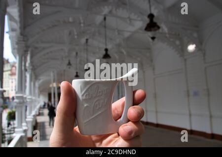 Tazza per acqua minerale in Karlovy Vary Foto Stock