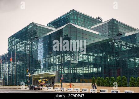 New York, USA, Maggio 2019, vista del Javits Convention Center a Hell's Kitchen, Manhattan Foto Stock