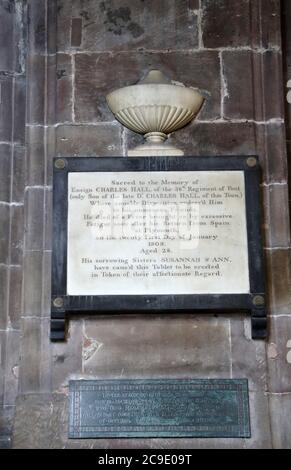 Lapide commemorativa nella chiesa di Saint Marys a Nantwich Foto Stock