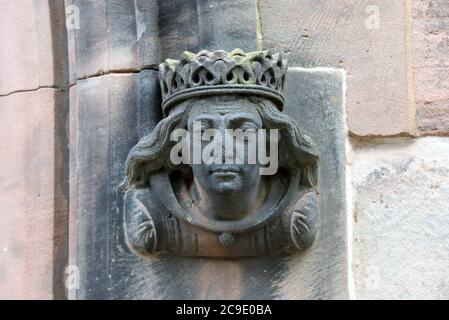 Lavori in pietra sulla storica chiesa di Saint Marys a Nantwich Foto Stock