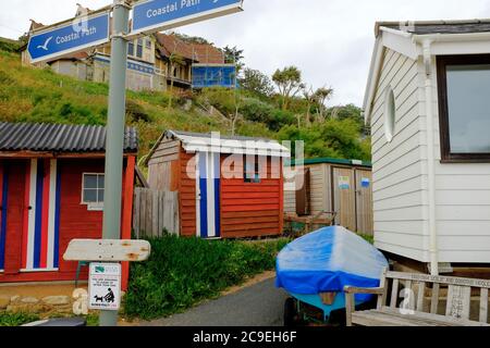 Capanne sulla spiaggia a Steephill Cove Isle of Wight Foto Stock