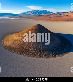 Cono de Arita, Salar de Arizaro, Vista aerea, Salta, la Puna, Argentina, America del Sud, America Foto Stock