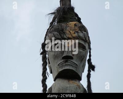 Closeup figure tradizionali scolpite Batak, Lago Toba, Sumatra, Indonesia Foto Stock