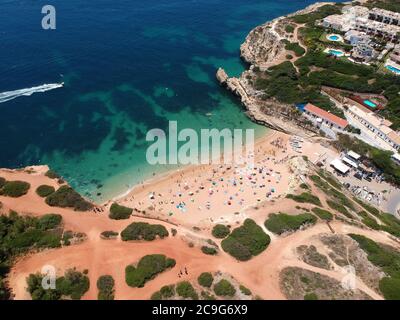 Giornata di sole sulla spiaggia Foto Stock