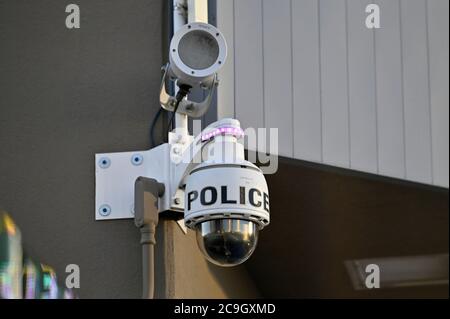 Las Vegas, Nevada, Stati Uniti. 30 luglio 2020. Una macchina fotografica di sicurezza della polizia è vista lungo la Strip di Las Vegas il 30 luglio 2020, a Las Vegas. Il Las Vegas Metropolitan Police Department ha gestito decine di telecamere in tutto il corridoio turistico. Credit: David Becker/ZUMA Wire/Alamy Live News Foto Stock