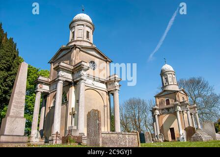 Le Torri MISTLEY sono tutto ciò che resta di una vecchia chiesa demolita nel 1870 a Essex, Regno Unito Foto Stock