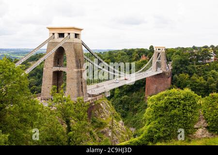 Isambard Kingdom Brunel Clifton Suspension Bridge sulla Gola di Avon, tra Clifton e Leigh Woods nel Somerset Nord. Bristol, Inghilterra. Luglio 2020 Foto Stock