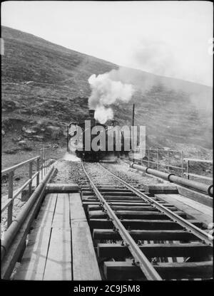 Jaffa a Gerusalemme. Treno a Battir. Tirando verso l'alto e forte pendenza Foto Stock