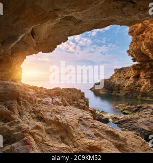 All'interno della vela maestra. Bella composizione grotta naturale stagcape. Foto Stock