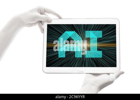 Uomo bionico di mani che tengono il dispositivo elettronico su sfondo bianco. Intelligenza artificiale futuristico concetto Foto Stock