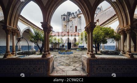 TOMAR, PORTOGALLO - 31 GENNAIO 2019: Il convento di cristo, antica roccaforte dei templari e monastero di Tomar, Portogallo, il 31 gennaio 2019 Foto Stock