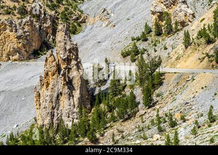 Il paesaggio drammatico conosciuto come il deserto di casse al col d'Izoard, Huates Alpes, Francia Foto Stock