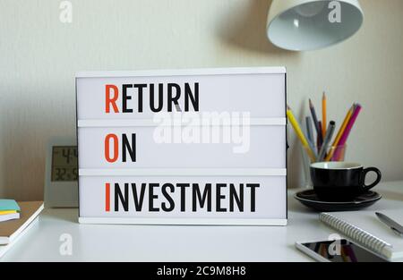 Return on investment concepts.business success.invester plan.profit e la situazione del mercato di growth.stock Foto Stock