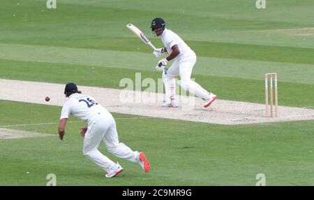 Hove, Regno Unito. 01 agosto 2020. Sussex's Delray Rawlins batte durante il giorno uno del Bob Willis Trophy tra Sussex e Hampshire al 1 ° terreno della contea centrale. Credit: James Boardman/Alamy Live News Foto Stock