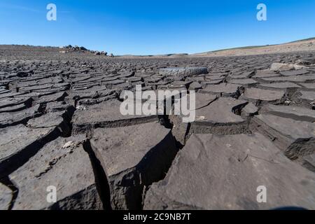 Selset Reservoir, Middleton a Teesdale, Co. Durham con livelli molto bassi di acqua. Costruito nel 1960, fornisce teesdale e Teeside. Foto Stock