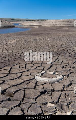 Selset Reservoir, Middleton a Teesdale, Co. Durham con livelli molto bassi di acqua. Costruito nel 1960, fornisce teesdale e Teeside. Foto Stock