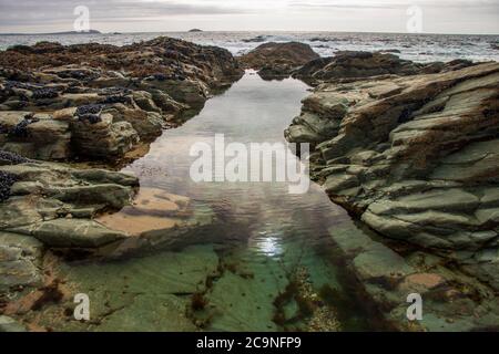 Polzeath - un bellissimo paesaggio di mare nella Cornovaglia del Nord Foto Stock