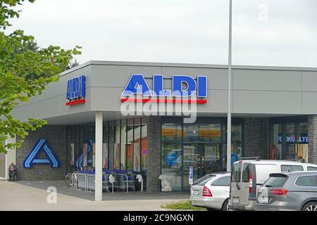 EMSTEK, GERMANIA - 01 agosto 2020: Visualizza sconto supermercato ALDI Nord Foto Stock