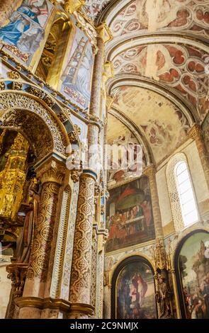 La Charola, rotonda chiesa templare nel Convento di Cristo ( Convento de Cristo ) Tomar, nella regione di centro del Portogallo, formalmente Ribatejo. Foto Stock