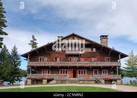 Main Lodge circa 1897, Great Camp Sagamore -ex Vanderbilt Home, Adirondack Mountains, Raquette Lake, New York, Stati Uniti Foto Stock