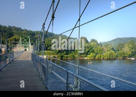 Ponte dalla PA a NJ sul fiume Delaware, a Bull's Island (parte del Delaware e Raritan Canal state Park), New Jersey, Stati Uniti Foto Stock