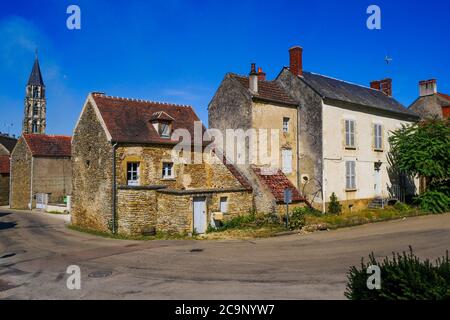 Village view, Saint-Père, Yonne, Bourgogne-Franche-Comté regione, Francia. Foto Stock